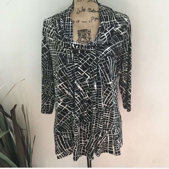 KENNETH COLE drape neck 3/4 sleeve top - Picture 1 of 7